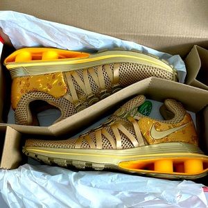 Limited NIKE shox gravity